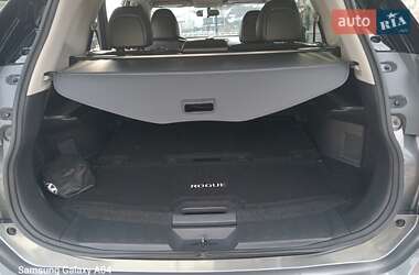 Внедорожник / Кроссовер Nissan Rogue 2016 в Ивано-Франковске