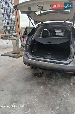 Внедорожник / Кроссовер Nissan Rogue 2016 в Ивано-Франковске
