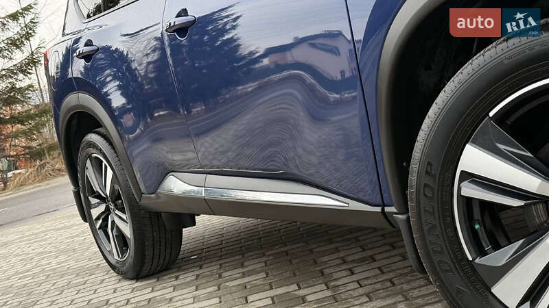 Внедорожник / Кроссовер Nissan Rogue 2023 в Дрогобыче