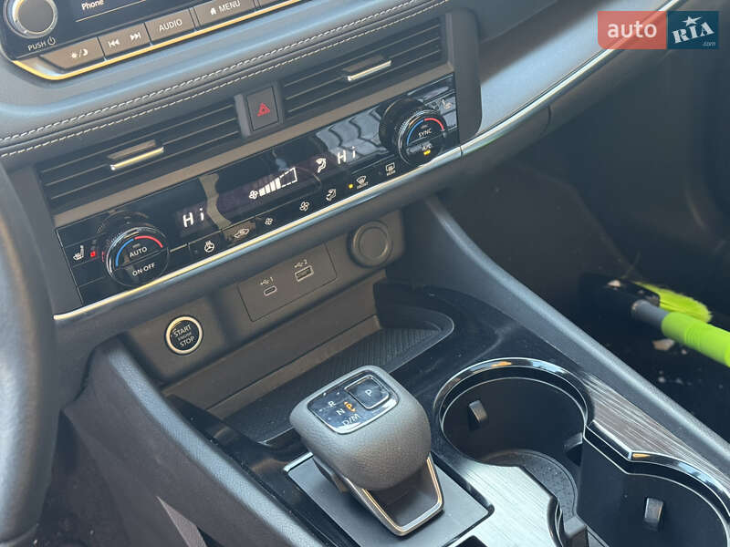 Внедорожник / Кроссовер Nissan Rogue 2023 в Белой Церкви