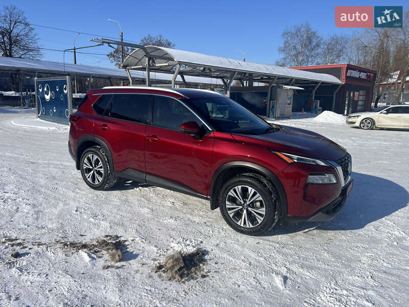 Внедорожник / Кроссовер Nissan Rogue 2021 в Ровно