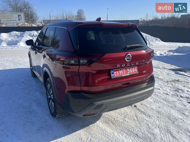 Внедорожник / Кроссовер Nissan Rogue 2021 в Ровно