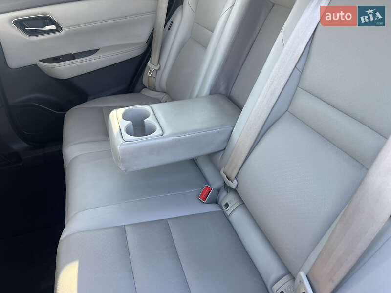 Внедорожник / Кроссовер Nissan Rogue 2021 в Ровно