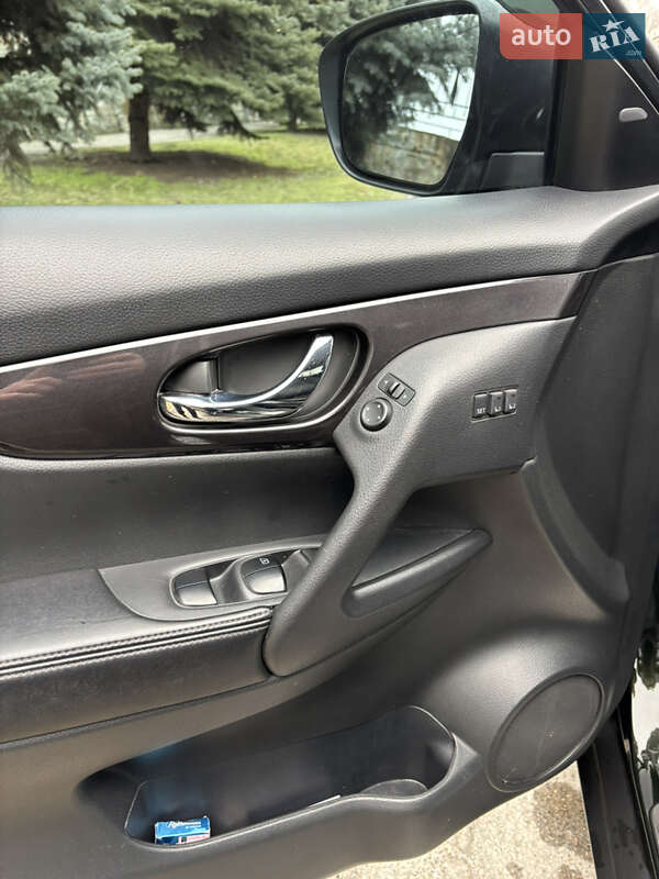 Внедорожник / Кроссовер Nissan Rogue 2018 в Запорожье