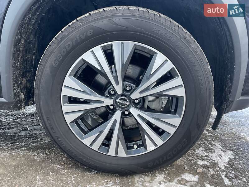 Внедорожник / Кроссовер Nissan Rogue 2023 в Сумах