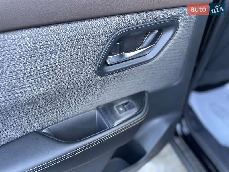 Внедорожник / Кроссовер Nissan Rogue 2023 в Сумах