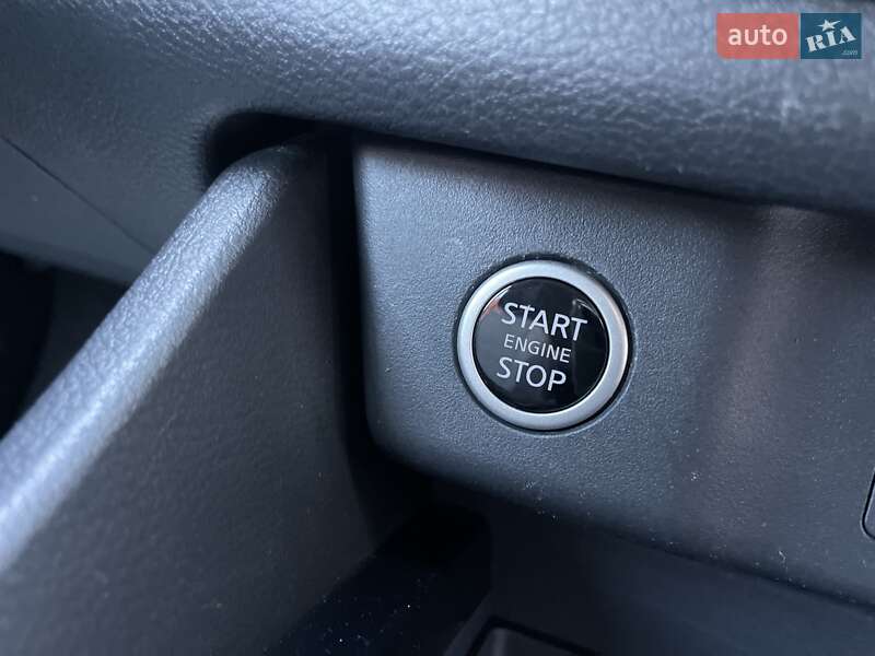 Внедорожник / Кроссовер Nissan Rogue 2023 в Сумах