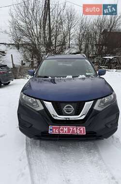 Позашляховик / Кросовер Nissan Rogue 2017 в Львові