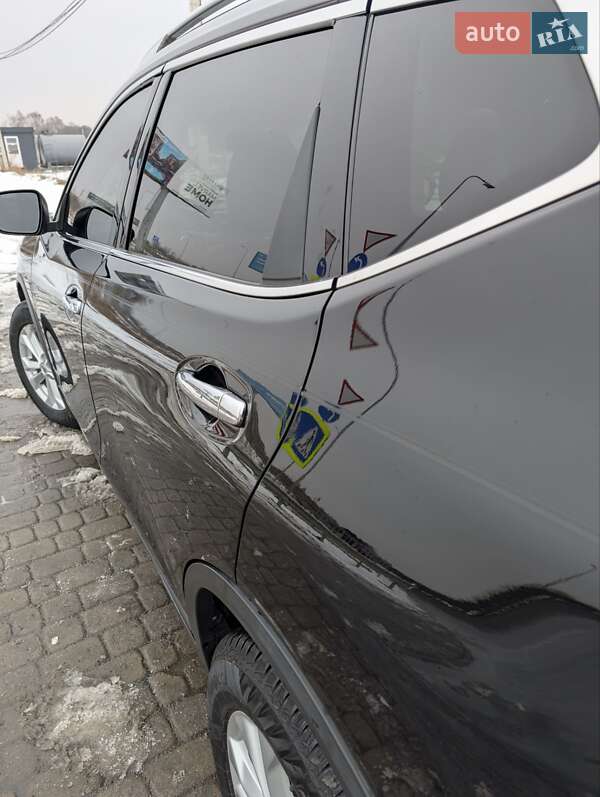 Внедорожник / Кроссовер Nissan Rogue 2014 в Львове