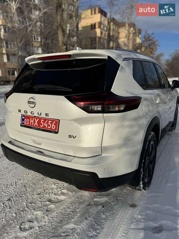 Внедорожник / Кроссовер Nissan Rogue 2024 в Кривом Роге