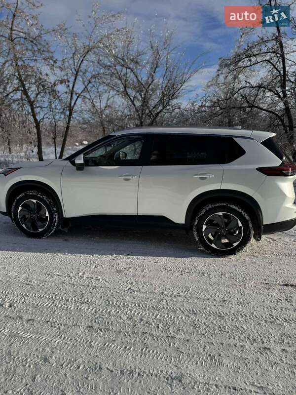 Внедорожник / Кроссовер Nissan Rogue 2024 в Кривом Роге