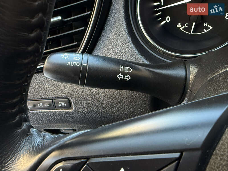 Позашляховик / Кросовер Nissan Rogue 2018 в Одесі