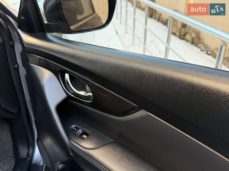 Позашляховик / Кросовер Nissan Rogue 2018 в Одесі