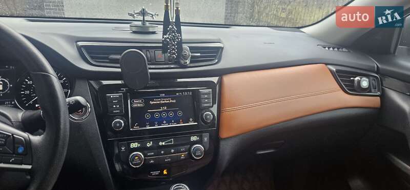 Позашляховик / Кросовер Nissan Rogue 2018 в Іршаві