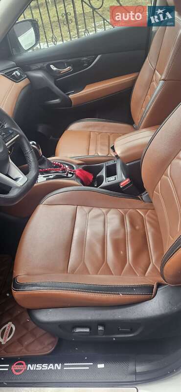 Позашляховик / Кросовер Nissan Rogue 2018 в Іршаві