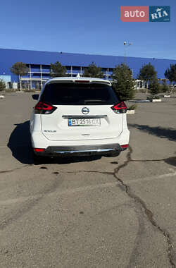 Внедорожник / Кроссовер Nissan Rogue 2017 в Одессе