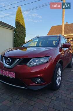 Позашляховик / Кросовер Nissan Rogue 2016 в Сарнах