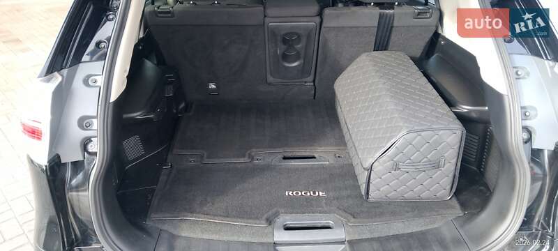 Внедорожник / Кроссовер Nissan Rogue 2016 в Буске