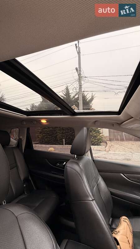 Позашляховик / Кросовер Nissan Rogue 2016 в Одесі