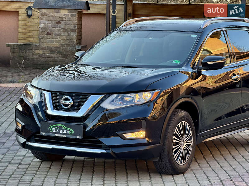 Внедорожник / Кроссовер Nissan Rogue 2018 в Мукачево