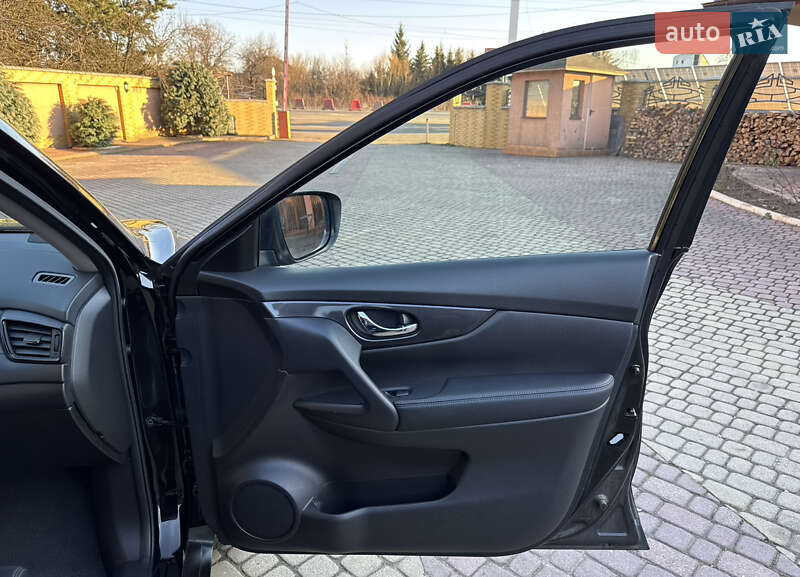 Внедорожник / Кроссовер Nissan Rogue 2018 в Мукачево