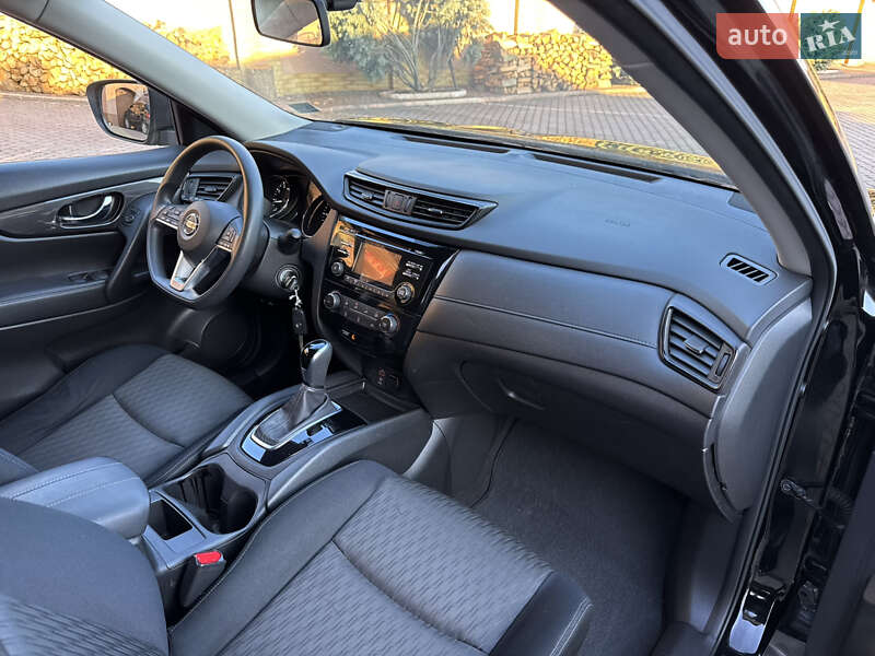 Внедорожник / Кроссовер Nissan Rogue 2018 в Мукачево