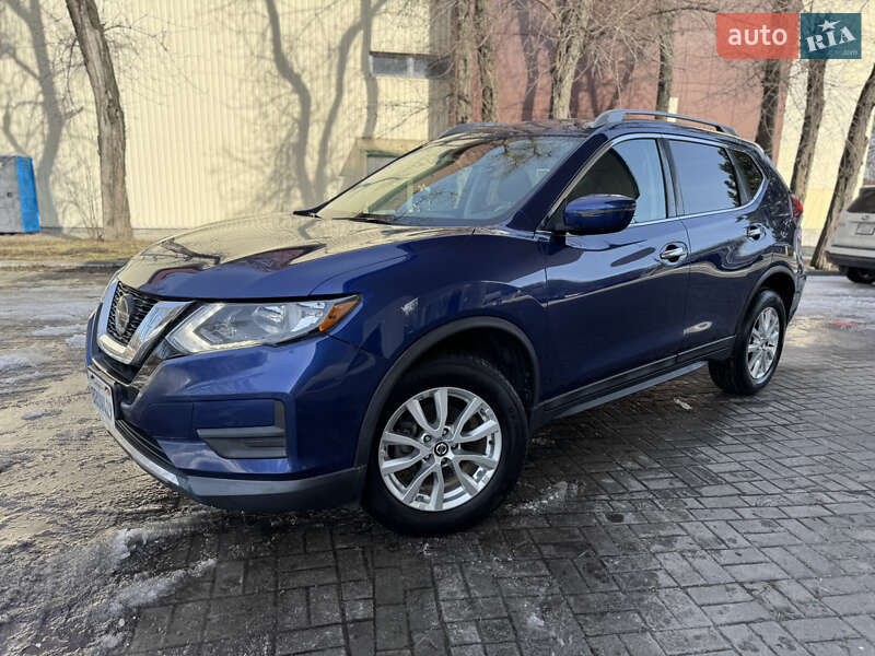 Внедорожник / Кроссовер Nissan Rogue 2017 в Днепре
