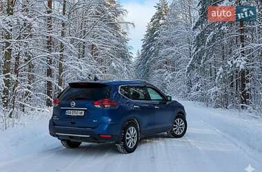 Позашляховик / Кросовер Nissan Rogue 2017 в Малій Висці