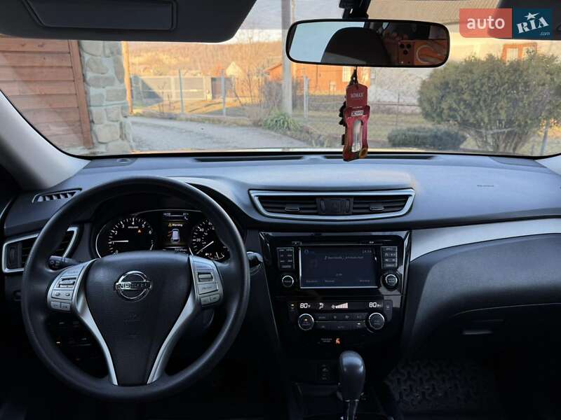 Позашляховик / Кросовер Nissan Rogue 2016 в Сколе