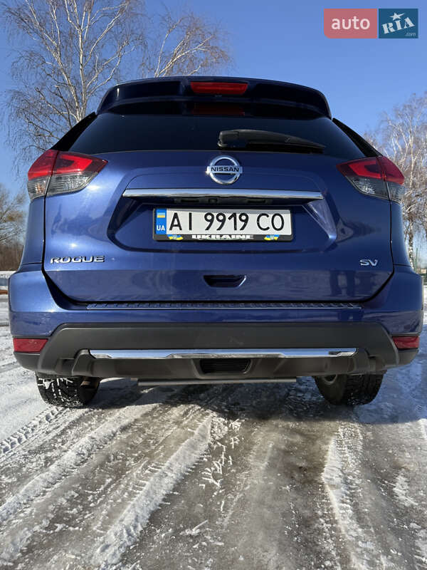 Внедорожник / Кроссовер Nissan Rogue 2017 в Калиновке