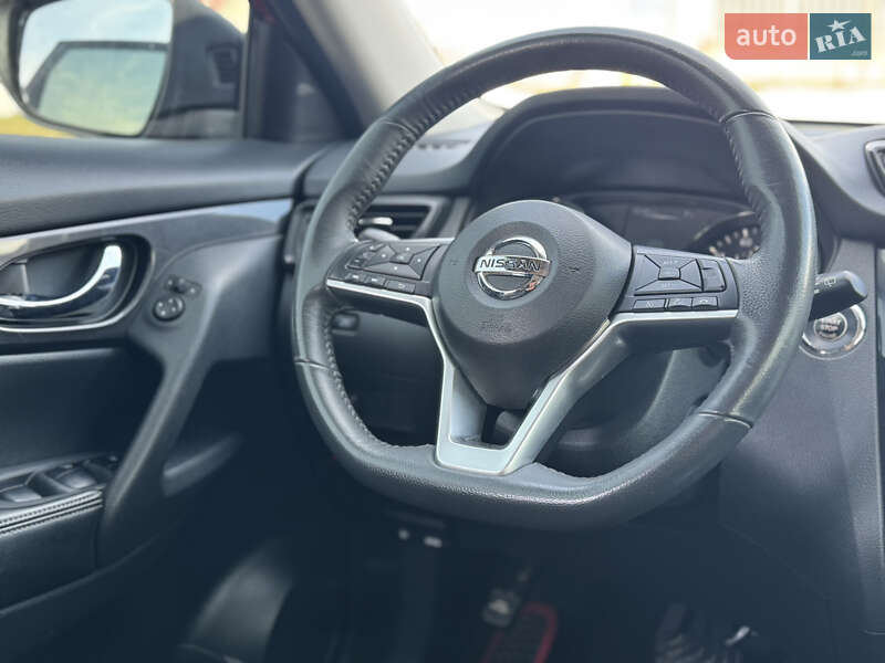 Внедорожник / Кроссовер Nissan Rogue 2017 в Киеве