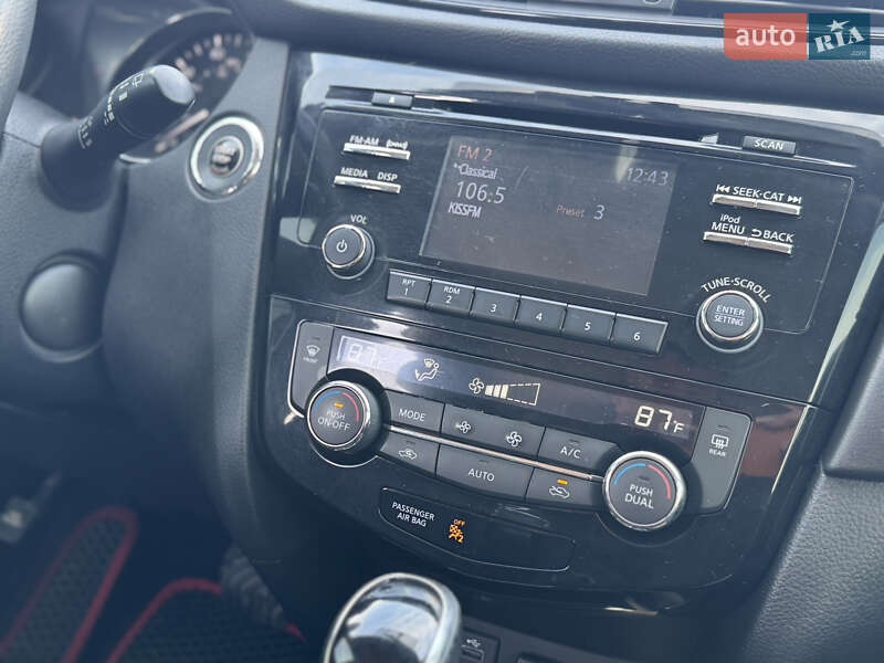 Внедорожник / Кроссовер Nissan Rogue 2017 в Киеве