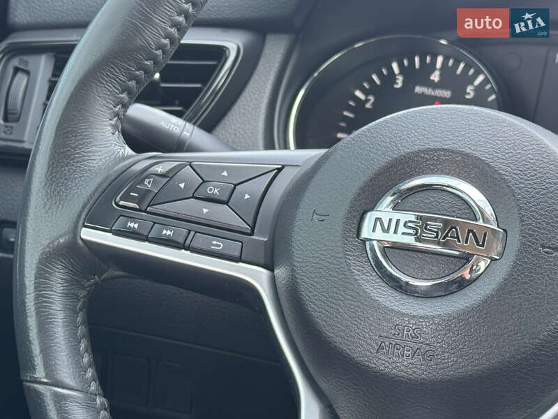 Внедорожник / Кроссовер Nissan Rogue 2017 в Киеве