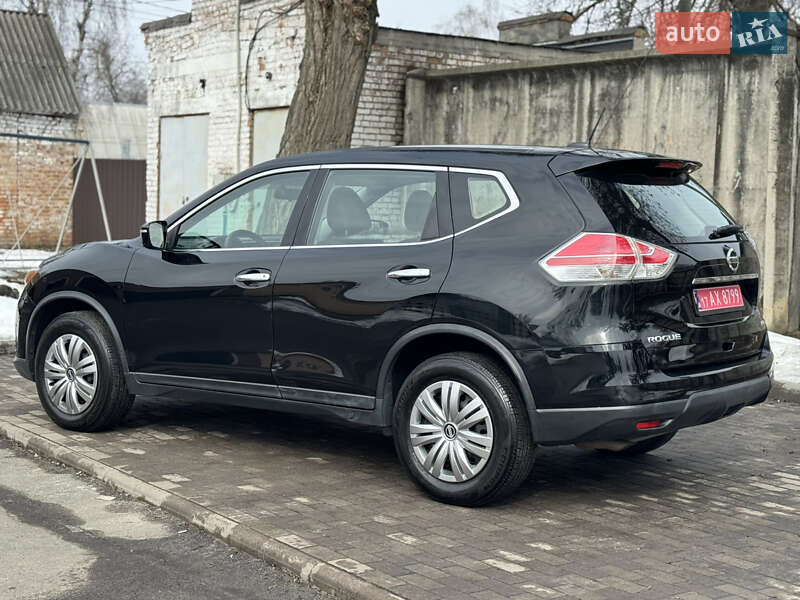 Позашляховик / Кросовер Nissan Rogue 2015 в Лубнах
