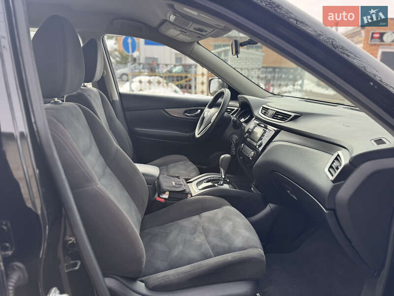 Позашляховик / Кросовер Nissan Rogue 2015 в Лубнах