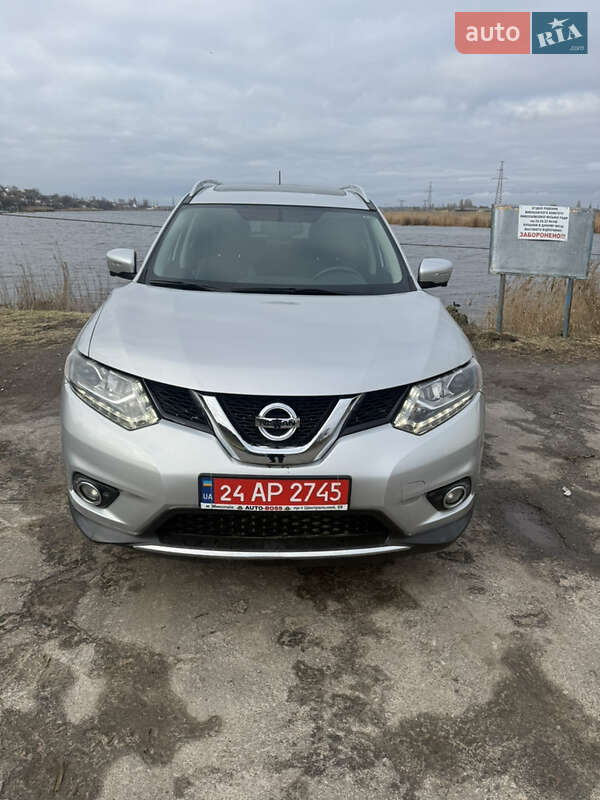 Внедорожник / Кроссовер Nissan Rogue 2015 в Николаеве