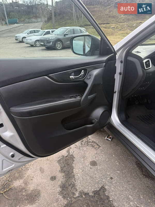 Внедорожник / Кроссовер Nissan Rogue 2015 в Николаеве