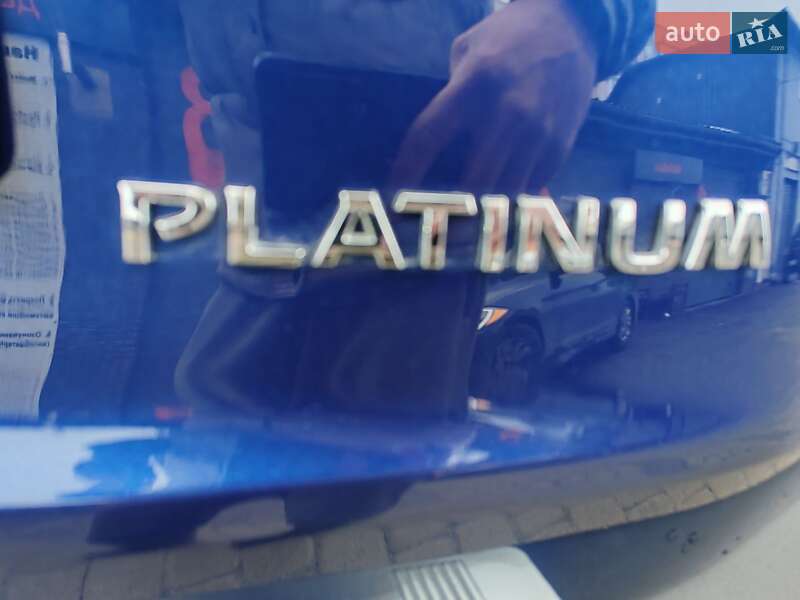 Внедорожник / Кроссовер Nissan Rogue 2020 в Киеве