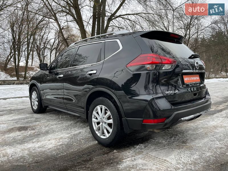 Внедорожник / Кроссовер Nissan Rogue 2017 в Черкассах