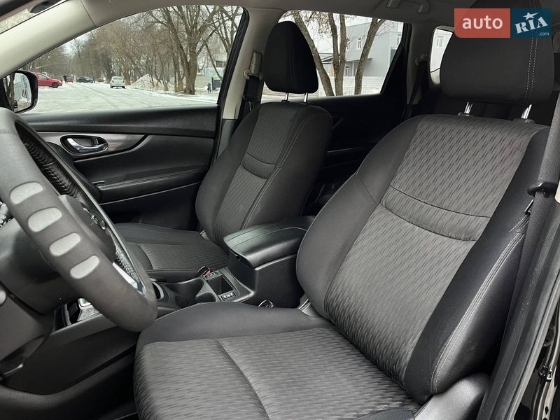 Внедорожник / Кроссовер Nissan Rogue 2017 в Черкассах