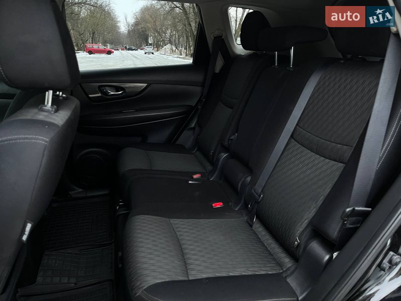 Внедорожник / Кроссовер Nissan Rogue 2017 в Черкассах