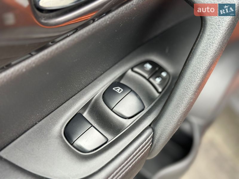 Внедорожник / Кроссовер Nissan Rogue 2019 в Киеве