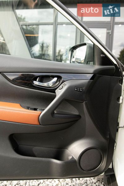 Внедорожник / Кроссовер Nissan Rogue 2019 в Черновцах