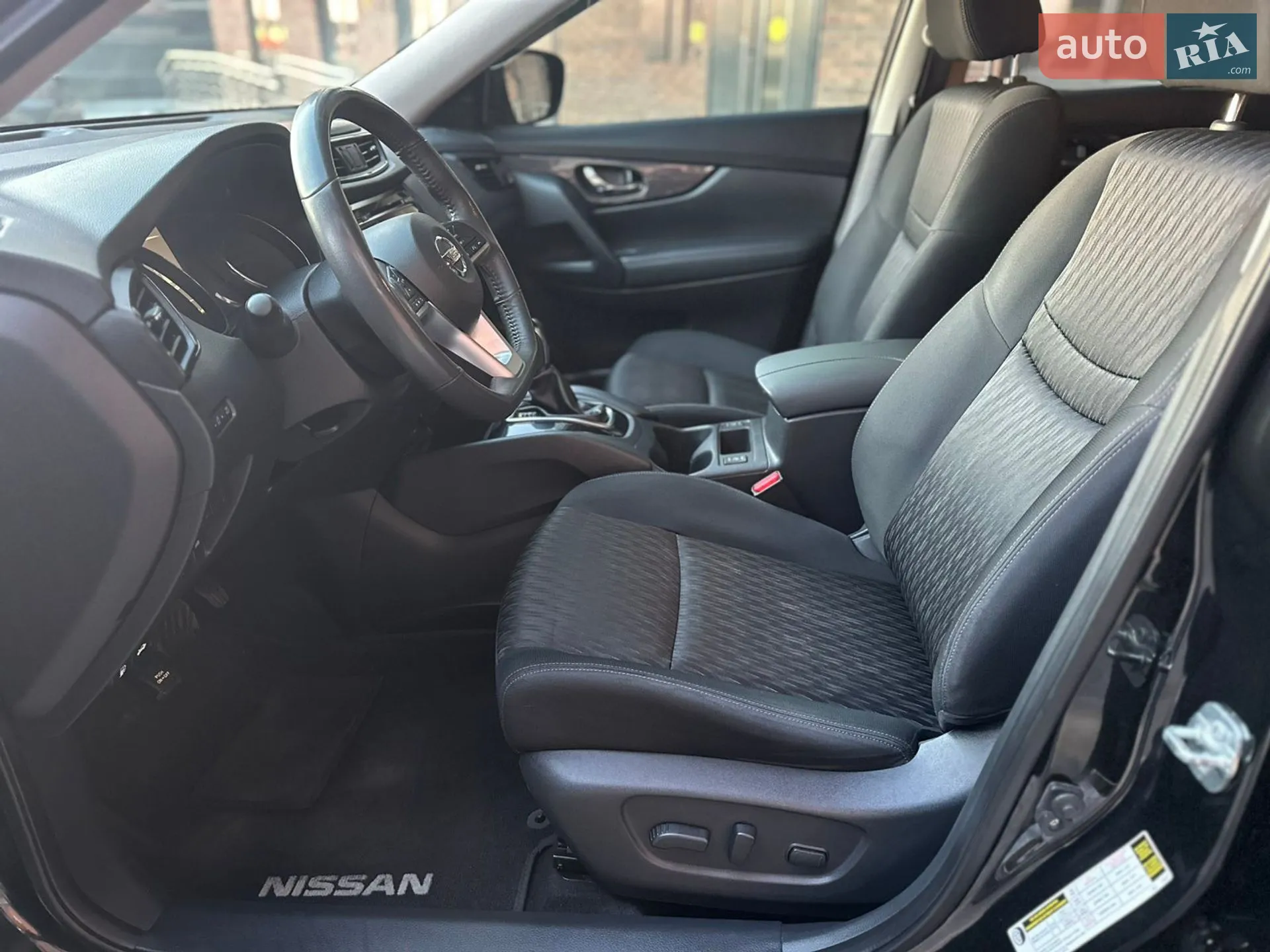 2017 Nissan Rogue - мініатюра 16