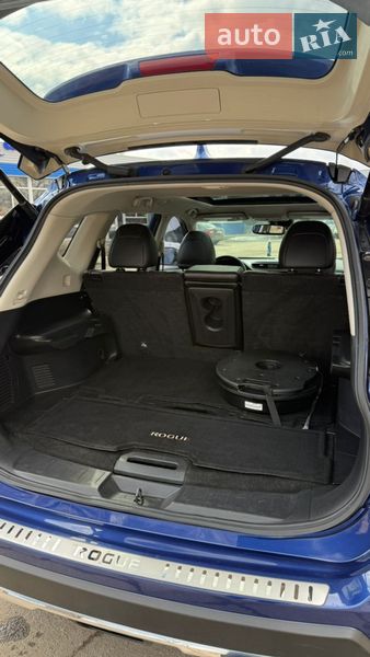 Внедорожник / Кроссовер Nissan Rogue 2017 в Кропивницком