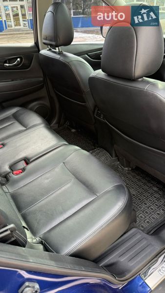 Внедорожник / Кроссовер Nissan Rogue 2017 в Кропивницком