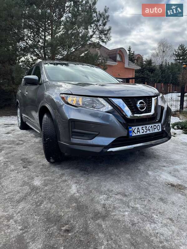 Внедорожник / Кроссовер Nissan Rogue 2016 в Киеве