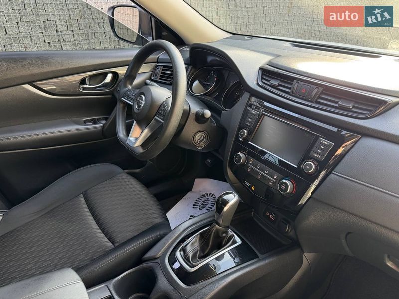 Внедорожник / Кроссовер Nissan Rogue 2018 в Луцке