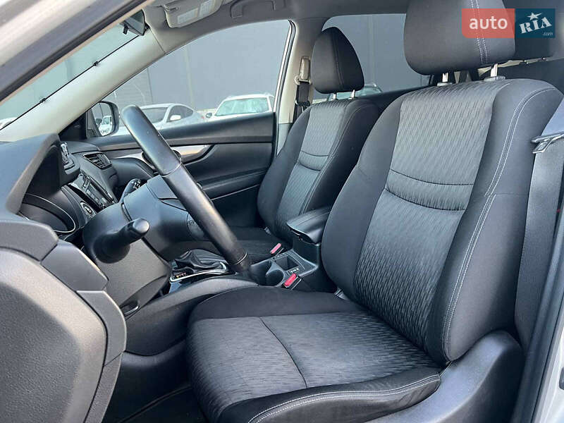 Позашляховик / Кросовер Nissan Rogue 2018 в Львові