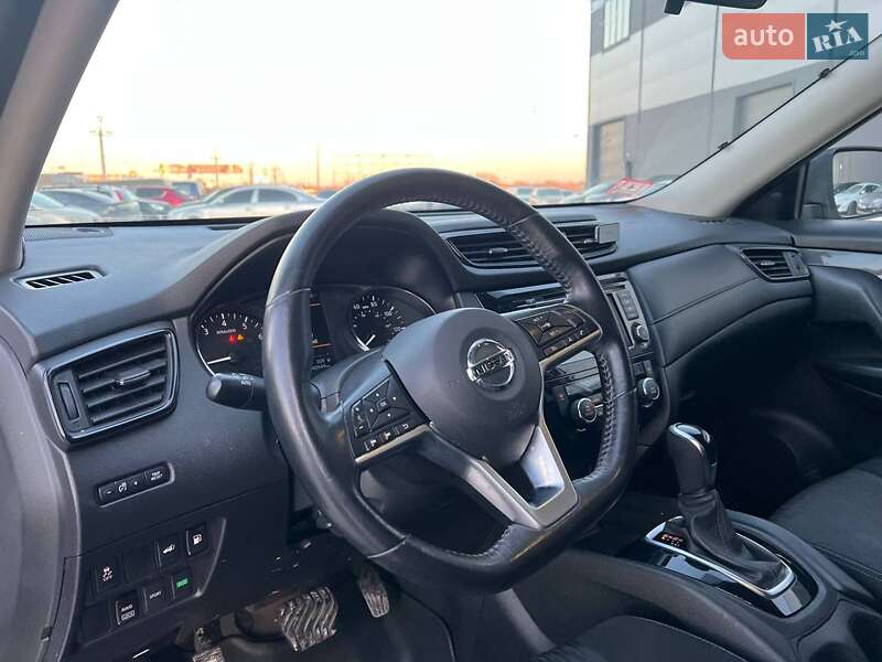 Позашляховик / Кросовер Nissan Rogue 2018 в Львові